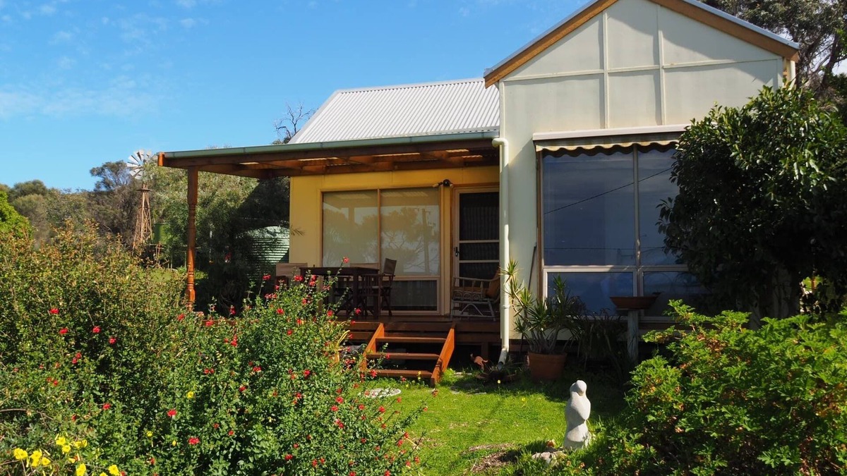 Muston House | Pelican Cottage