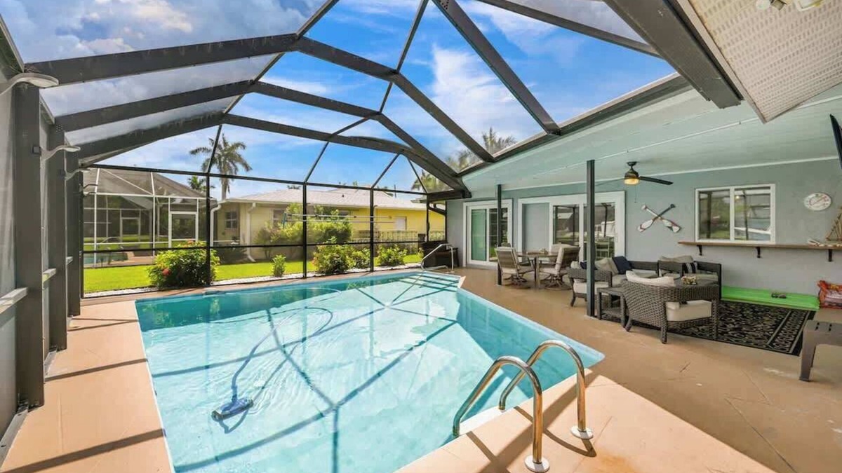 Pelican House | Pelican Cove Heated Saltwater Pool SW Cape Coral