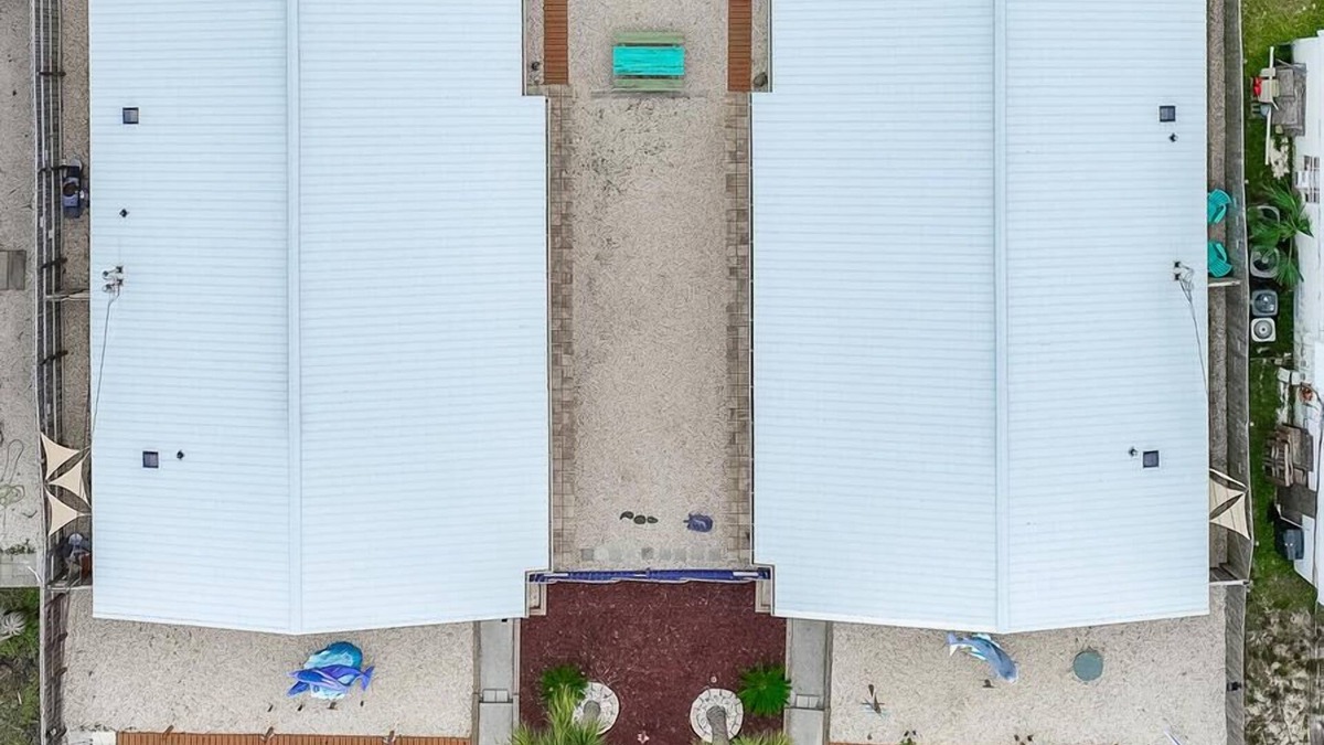 Gulf Lagoon Beach House | Pelican Paradise ~ Cozy getaway less than 1/4 of a mile from the beach!