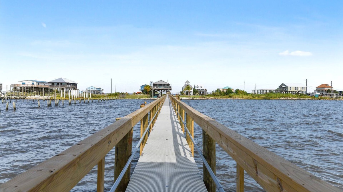 Lake Catherine House | Pelican Pier Beach House on Lake Catherine