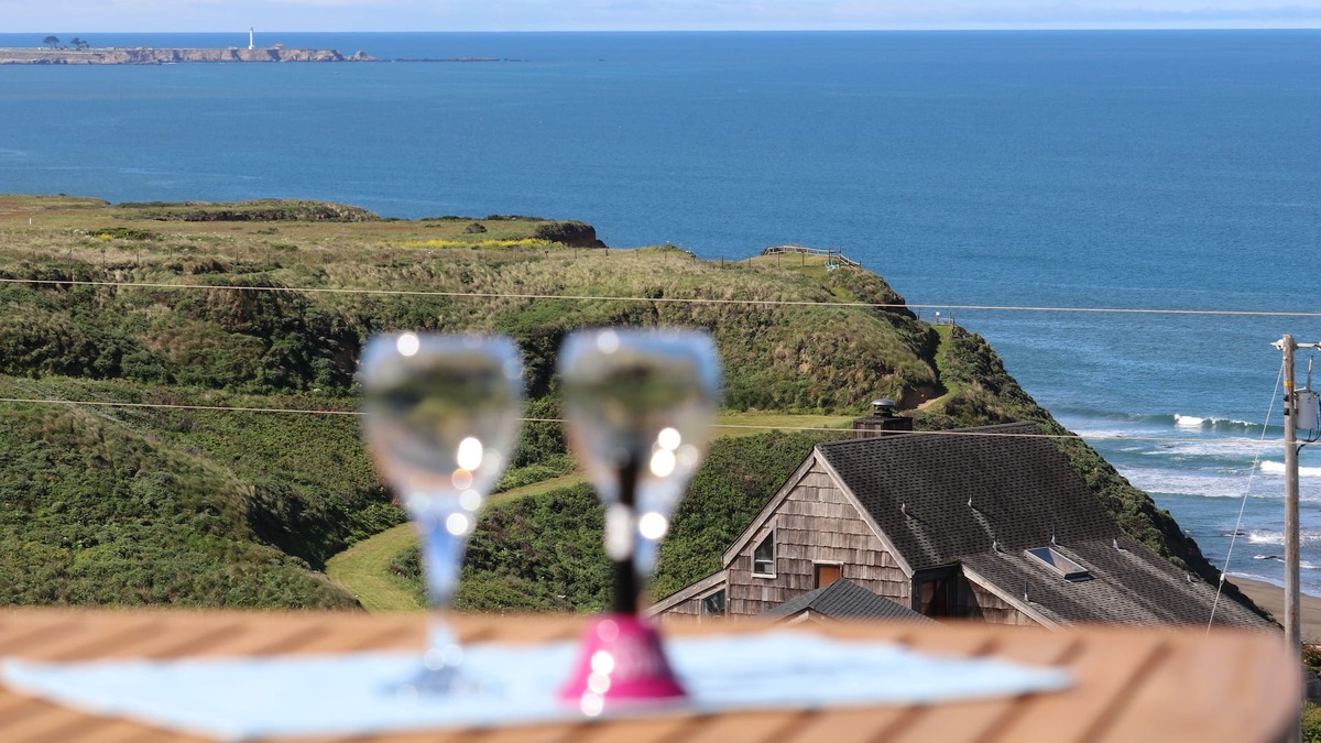 Manchester House | PELICAN VIEW WITH A SENSATIONAL 180 DEGREE OCEAN VIEW, LARGE EXPANSIVE DECK