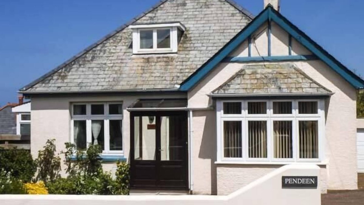 Wadebridge Cottage | PENDEEN, family friendly, country holiday cottage in Wadebridge