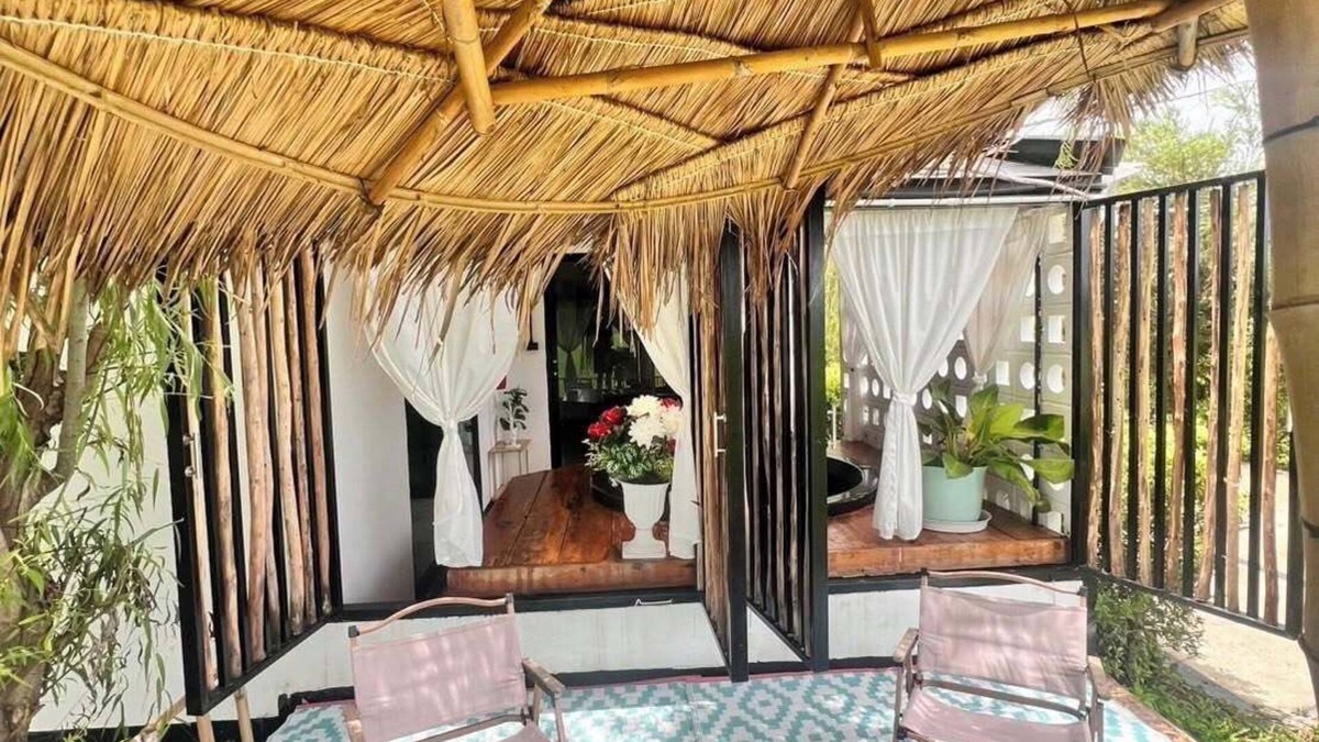 Ratchaburi Hotel | Penguin Villa Resort & Bistro