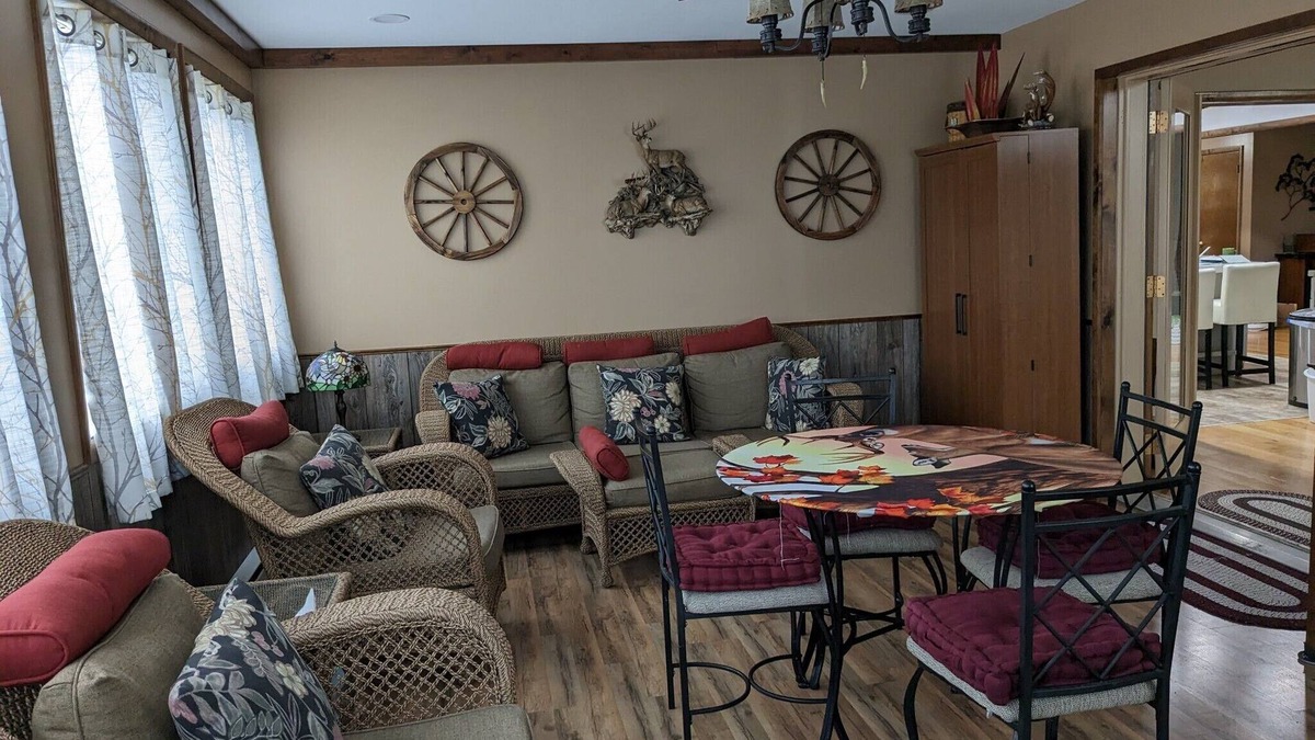 Mingoville House | Penn State - Comfy home on the outskirts of Penn State Country