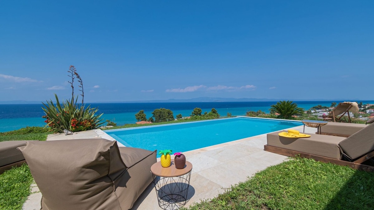 Pallini Villa | Penny Toroneus Edge by RentalsPro - Ηanioti