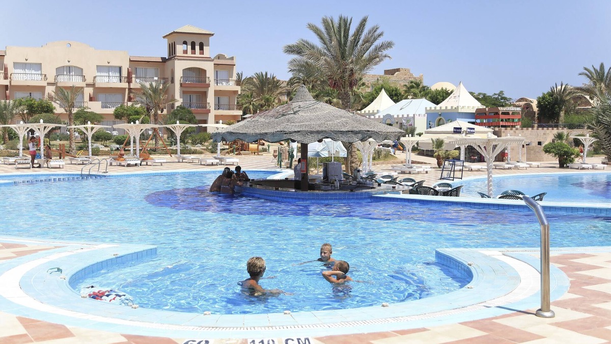 El Quseir Hotel | Pensee Royal Garden Beach Resort