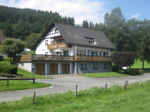 Untervalme House | Pension-Gästehaus Waldhof