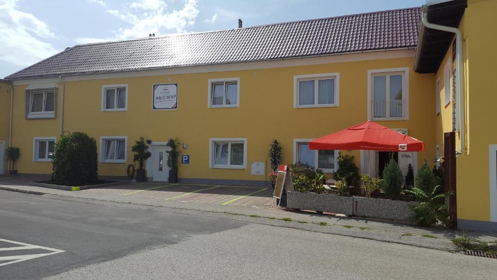 Wiener Neustadt Bed & Breakfast | Pension Haus Nova