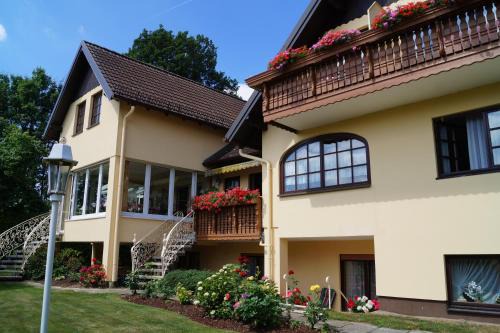 Waldfenster House | Pension Kordula Straub