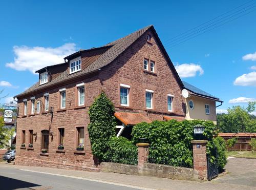 Freudenberg House | Pension Stern
