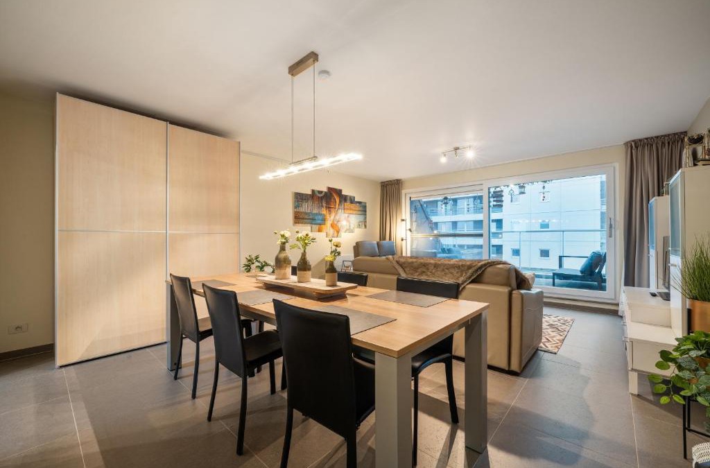 Mariakerke Apartment | Penthouse apartment with spacious terrace & sea view