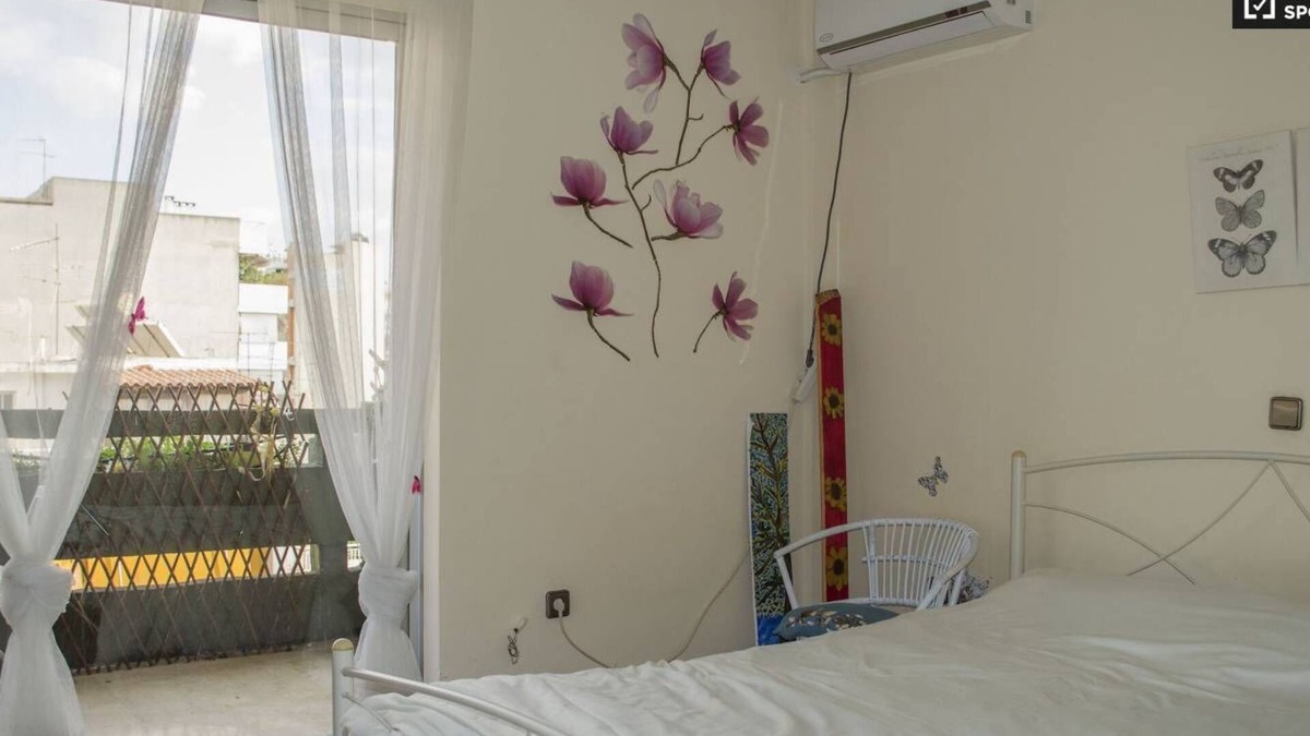 Nea Smirni Apartment | Penthouse flat at Athens Riviera, cheap, chic and close to Athens downtown!
