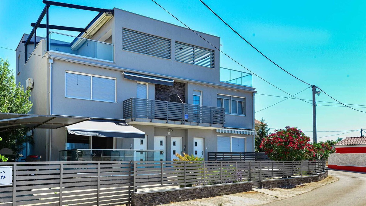 Nasice Apartment | Penthouse Laudato with jacuzzi and sea view