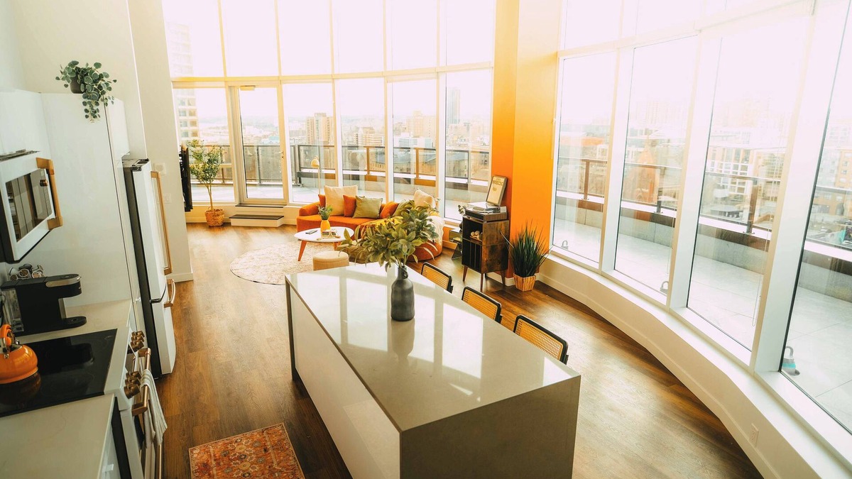 Halifax Bed & Breakfast | *Penthouse* - Luxe Stay with Views - Free Parking