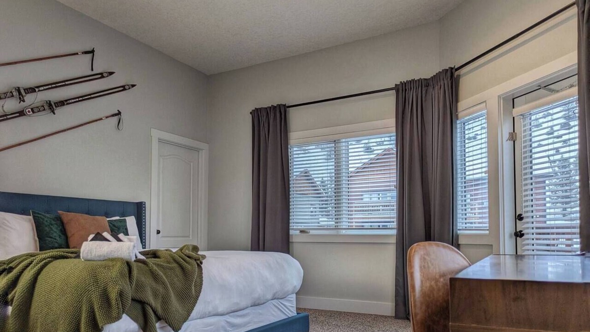 East Kootenay Apartment | Penthouse Mountain Views w/Sauna