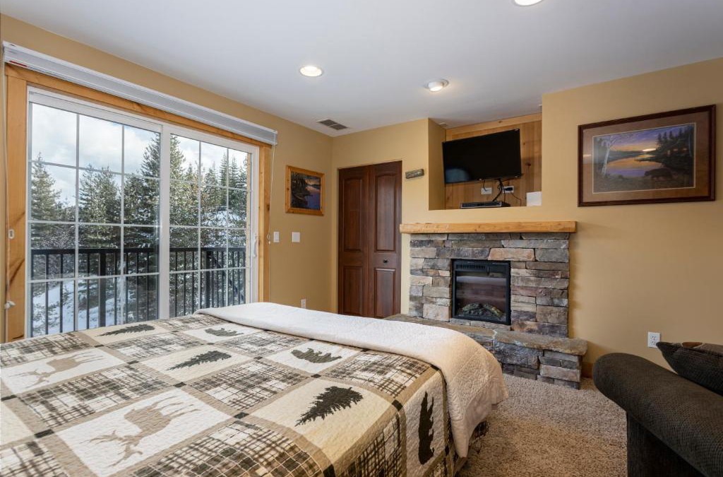 Kellogg Apartment | Penthouse Studio w Mtn Sunrise Views & Near Silver Mtn