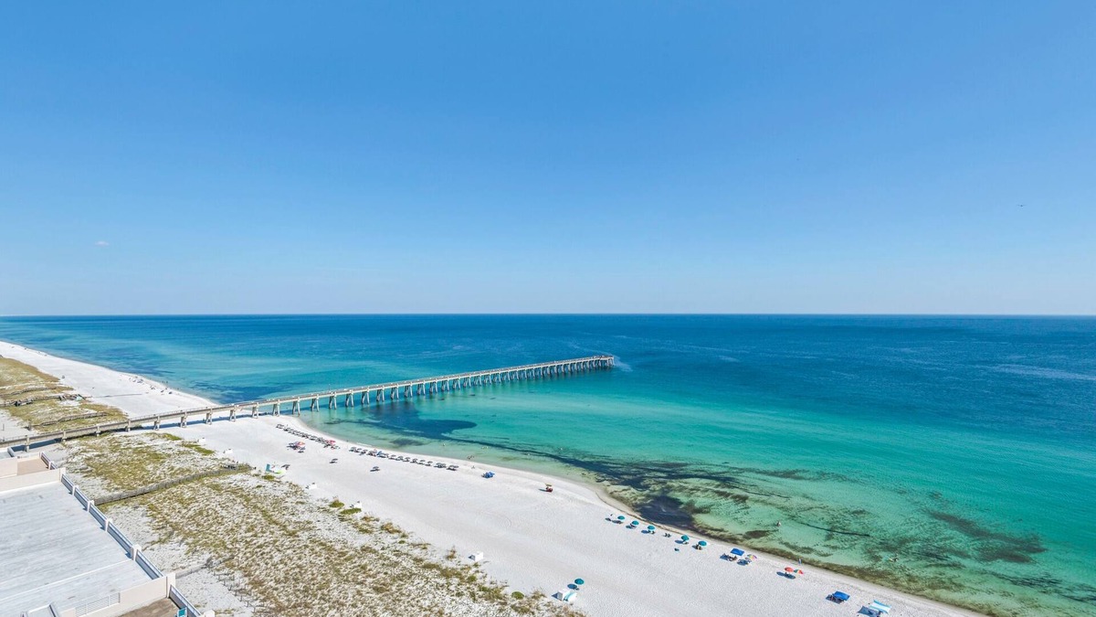 Navarre Beach Condo | PENTHOUSE - TOP FLOOR - BEACHFRONT & CHAIRS - POOL - BALCONY - GYM-NEW ELEVATORS