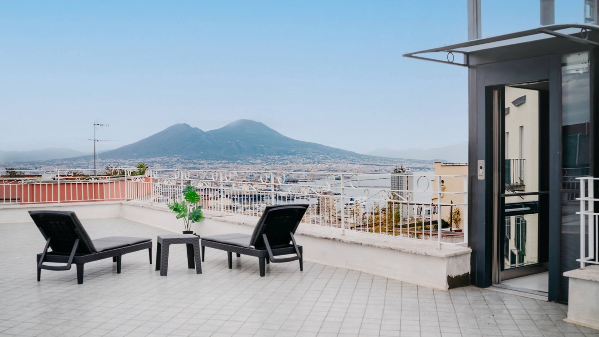 Montecalvario Apartment | Penthouse with Panoramic Terrace over the City