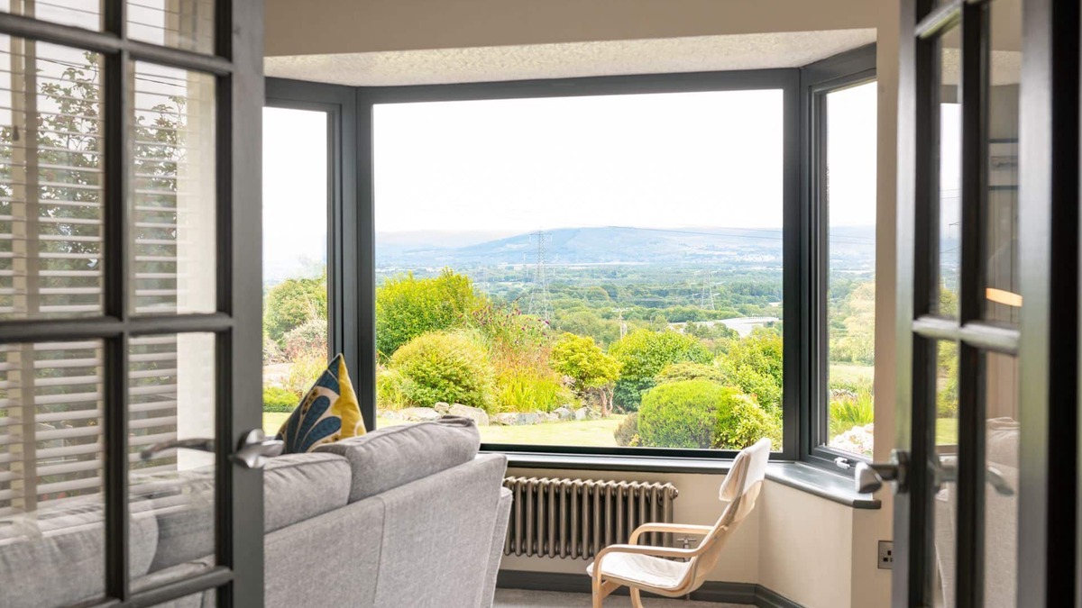 Llanfairpwllgwyngyll House | Penyrorsedd : Modern 3‑Bed Cottage with Snowdonia Views in Star | Managed by Anglesey Holiday Lettin