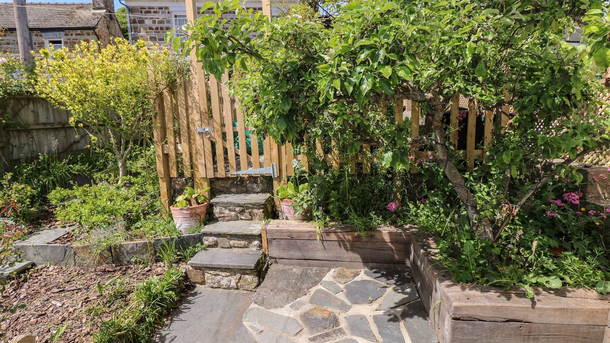 St Dogmaels Cottage | Penywhelp House