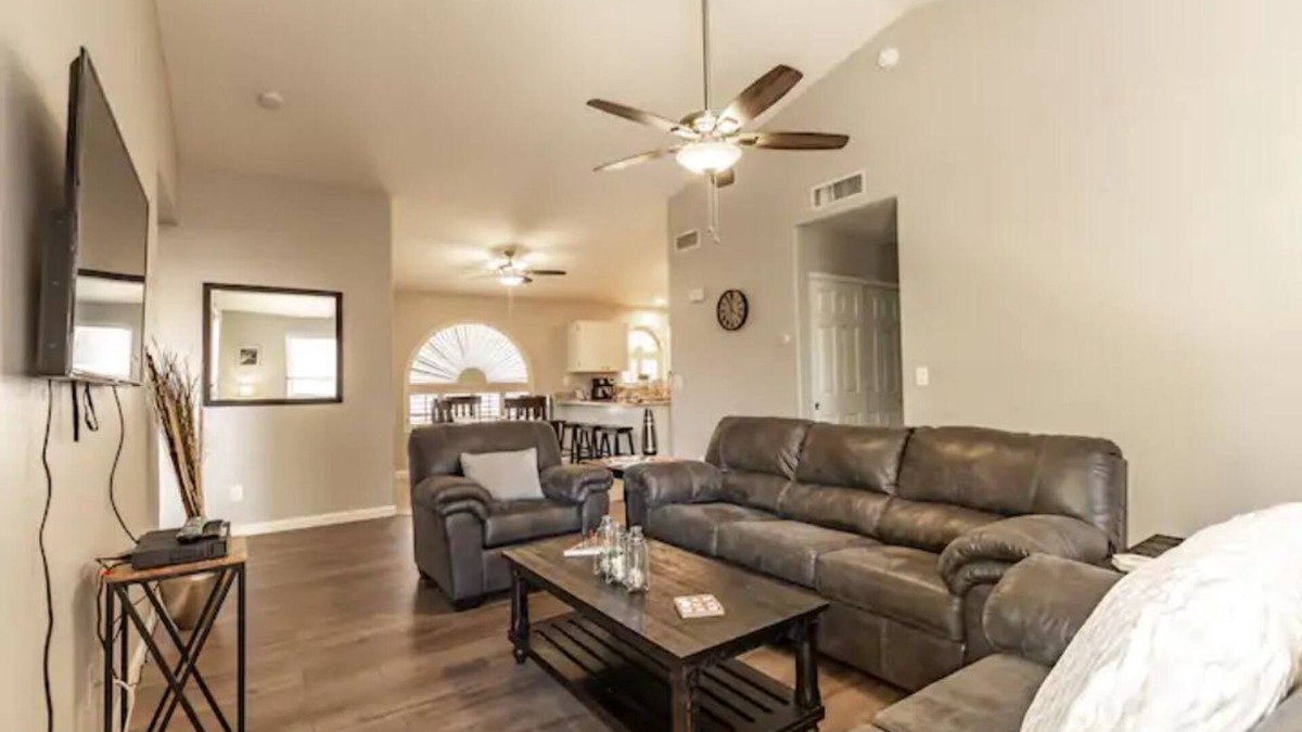 Arrowhead Shores House | Peoria Home with 2 Car Garage! High Speed Internet