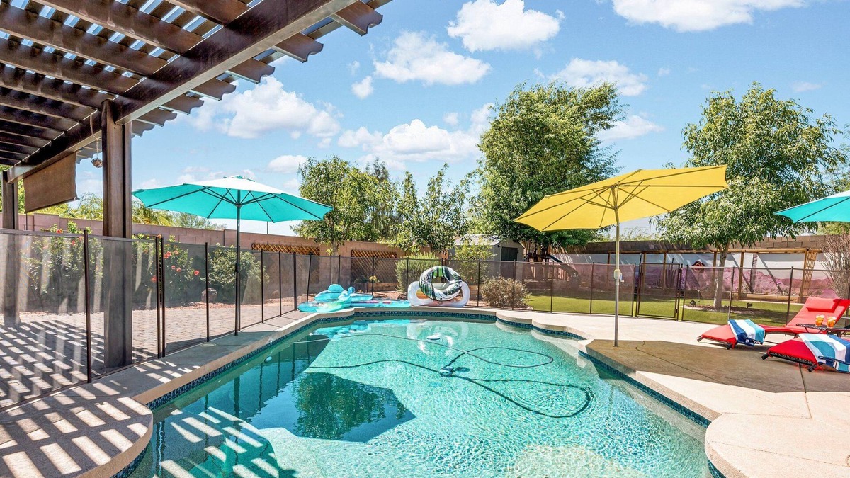 Peoria House | Peoria-Private Swimming Pool-Shuffleboard Table, Foosball, Pool Table, Ping-Pong