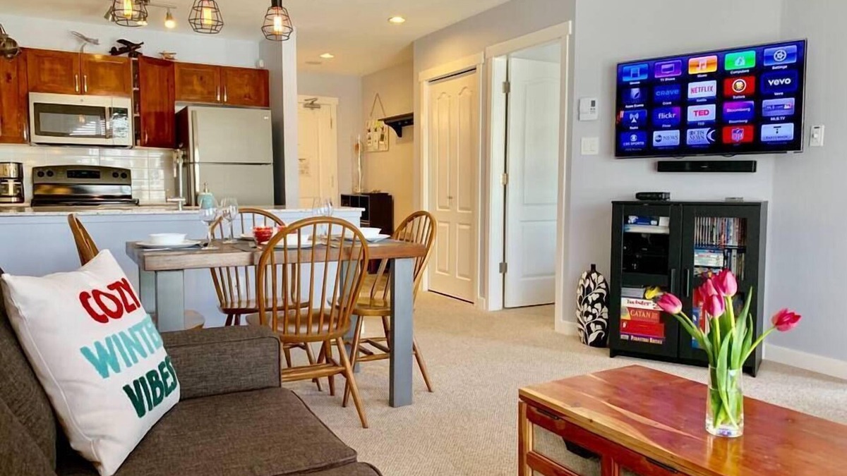 Village North Apartment | PeoWhistler-1 Bdrm + Sofabed mtn view in DeerLodge
