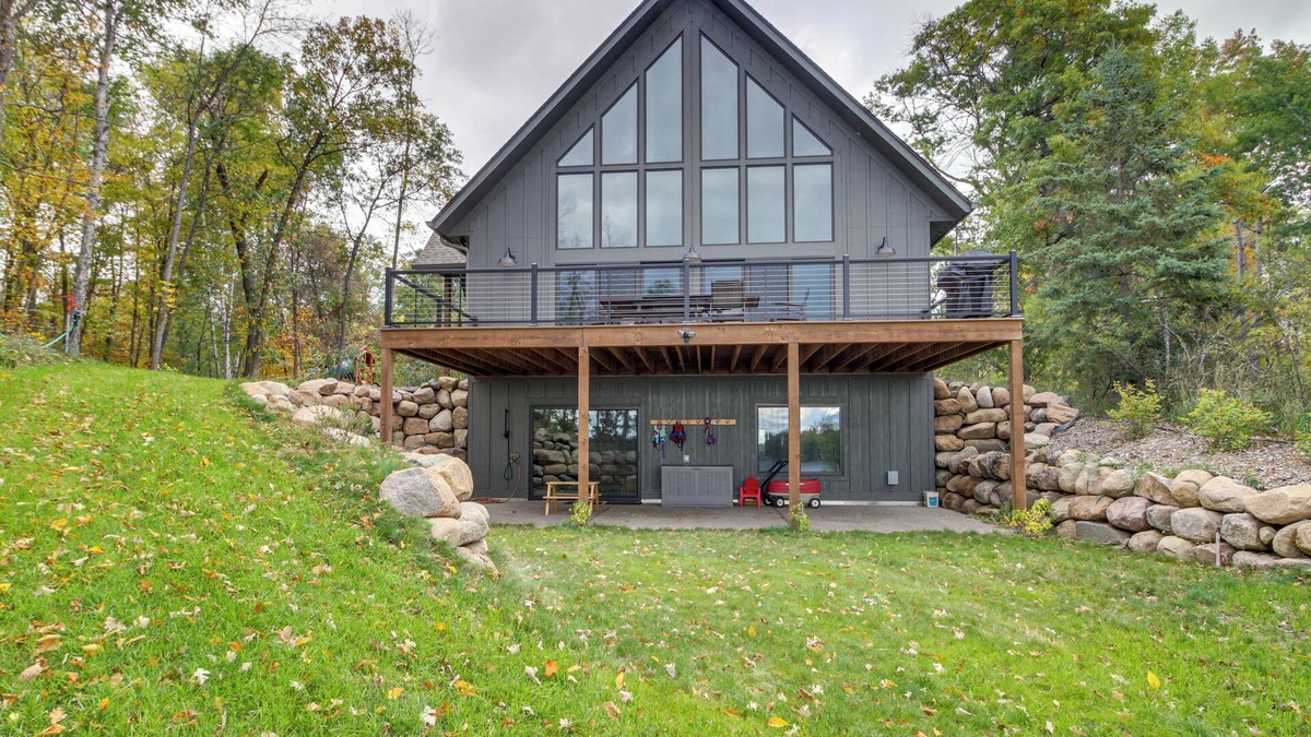 Breezy Point Cabin | Pequot Lakes Retreat w/Beach + Fire Pit!