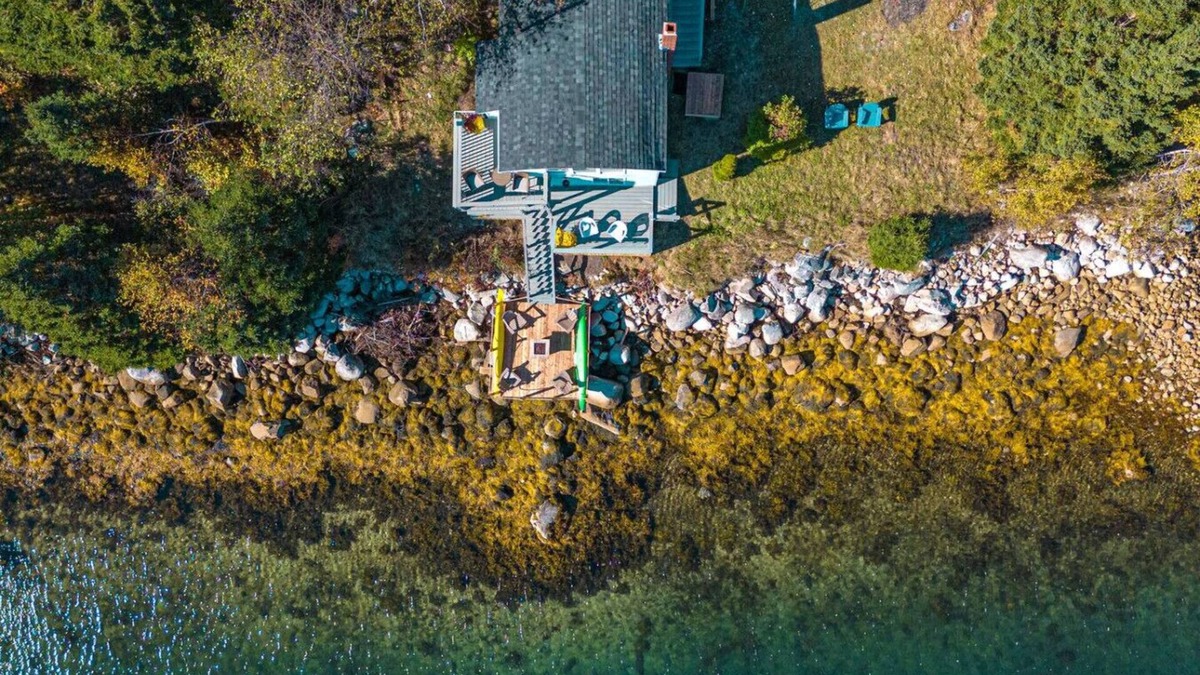 Masons Point House | Periwinkle Perch - Hot Tub