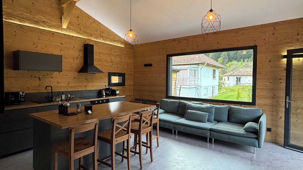 Rochesson Ski Chalet | Perce-Neige 5p : Charming chalet in a quiet location, private spa