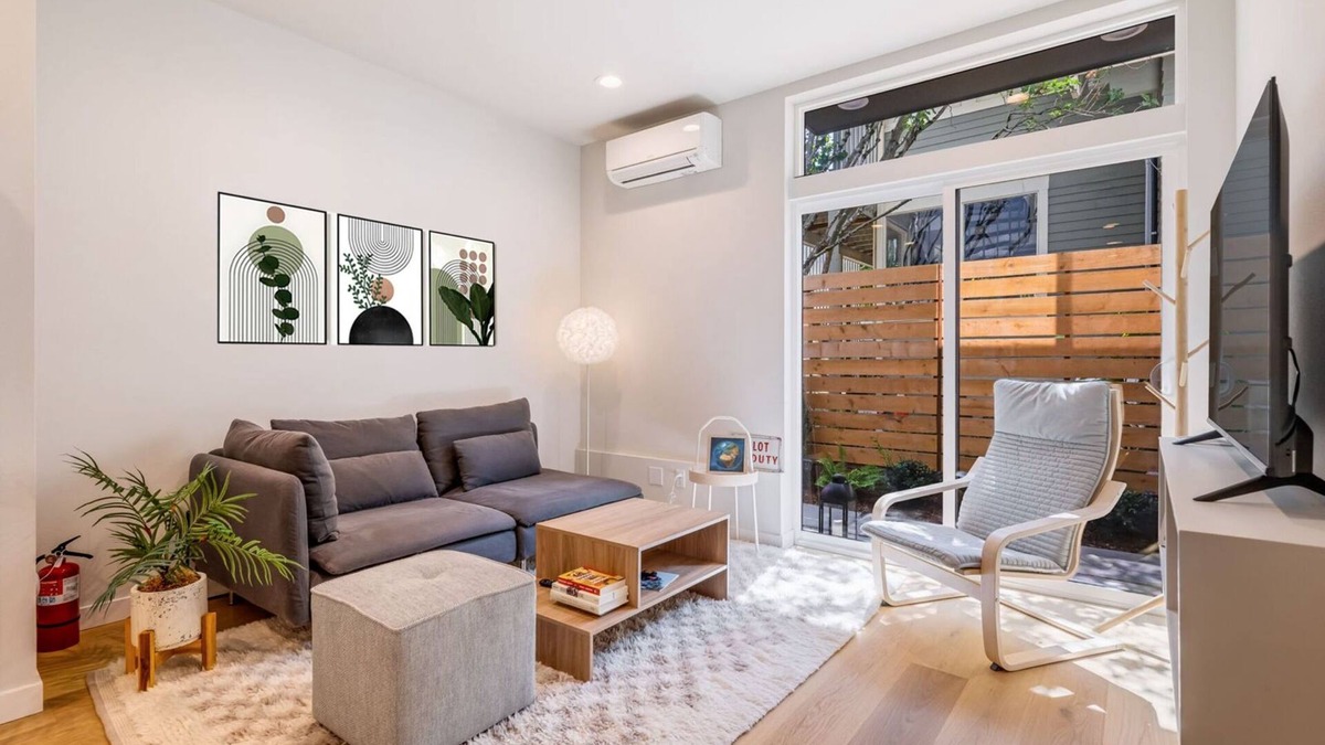 Wallingford House | Perch - Charming 2BR with parking, AC, and a rooftop view