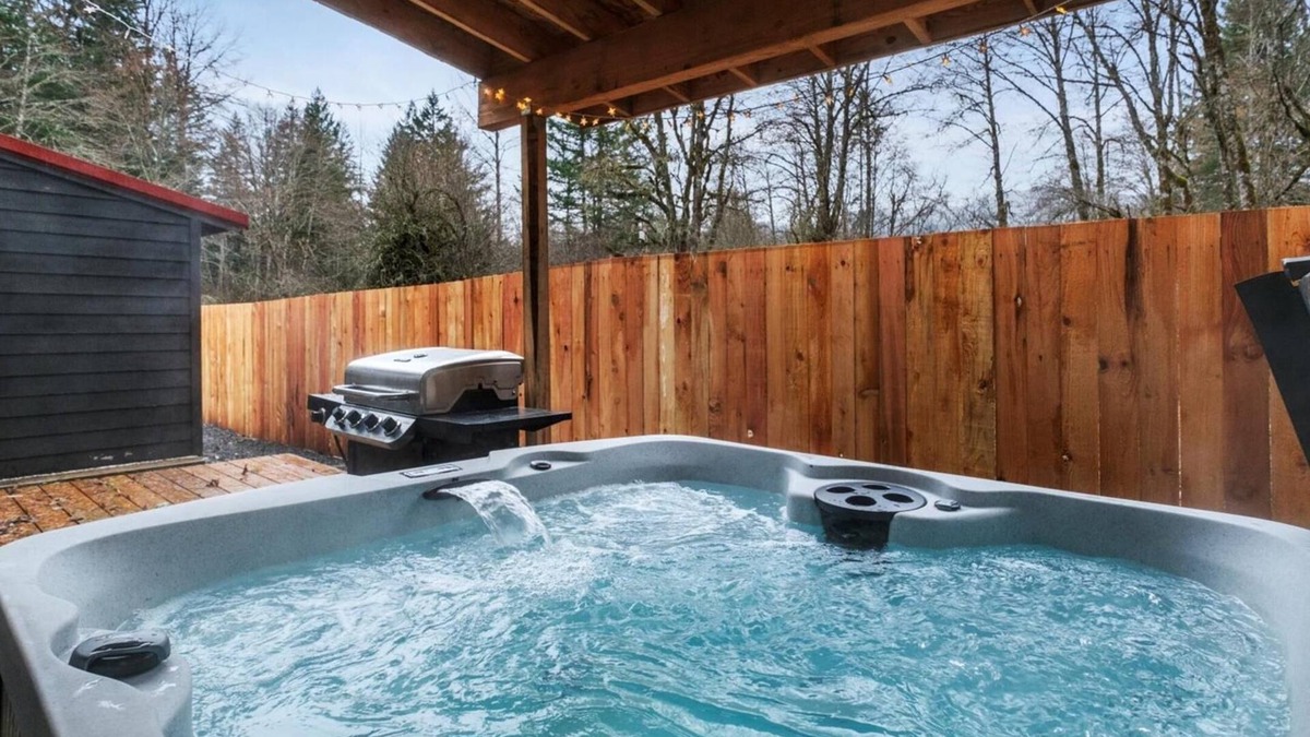 Ashford Cabin | Perch - Skatecreek Cabin: Midcentury Vintage Cabin w/Hot Tub & Fire Pit!