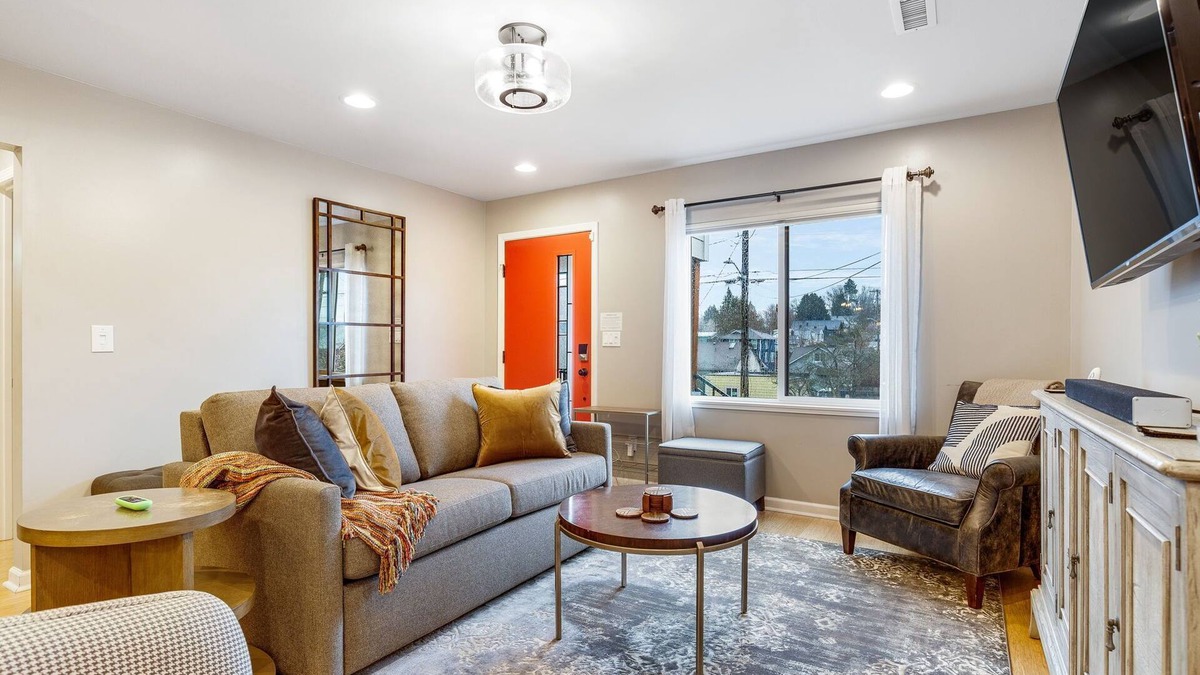 Mid-Beacon Hill House | Perch - Stay in our chic house, stroll to Columbia City, or hop on the light rail to downtown!
