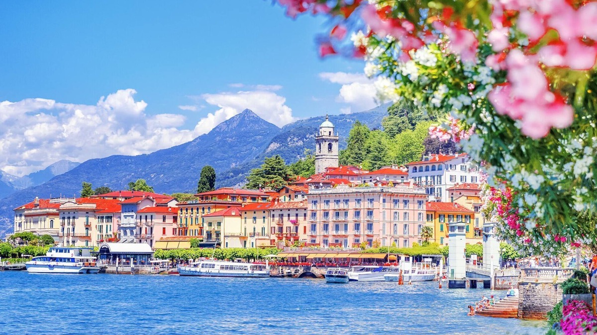 Riva Villa | Perched above the gleaming waters of Lake Como