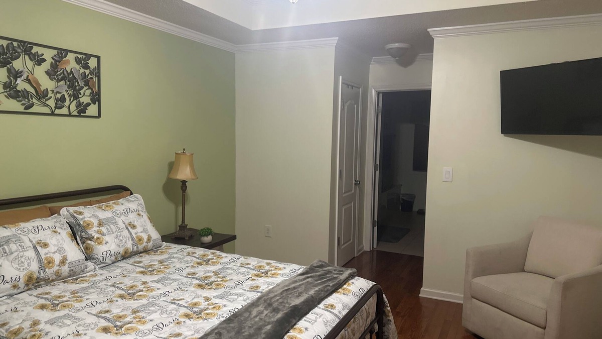 Northport House | Perfect 3-bedroom, 2 full bath home in Northport AL 7 miles from Bryant Stadium