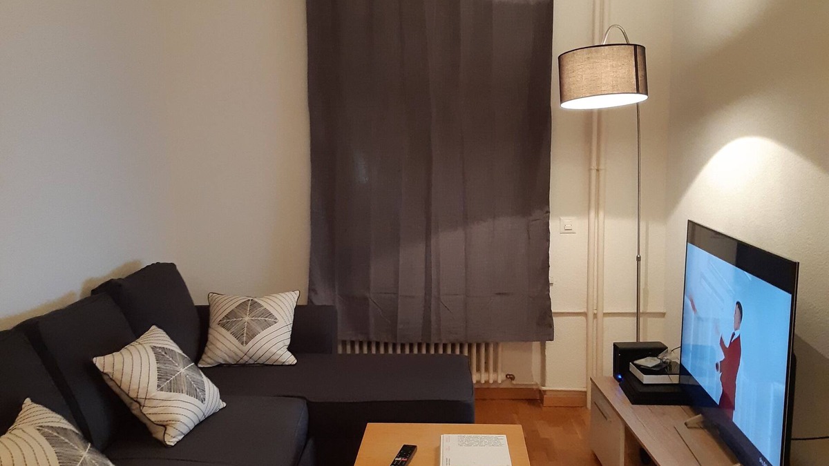 District 4 Apartment | Perfect apartment with WiFi in charming Zürich, central busy area close to HB