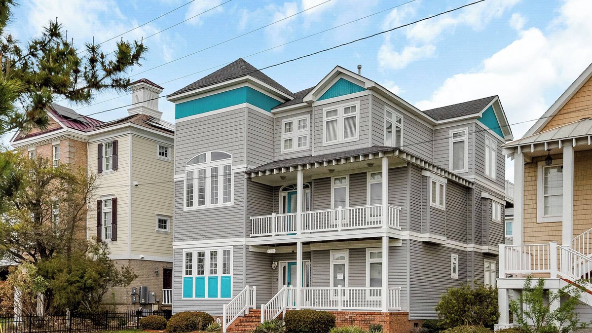 East Ocean View House | Perfect Beach Home w/Ocean Views in Norfolk! Sleeps 10!