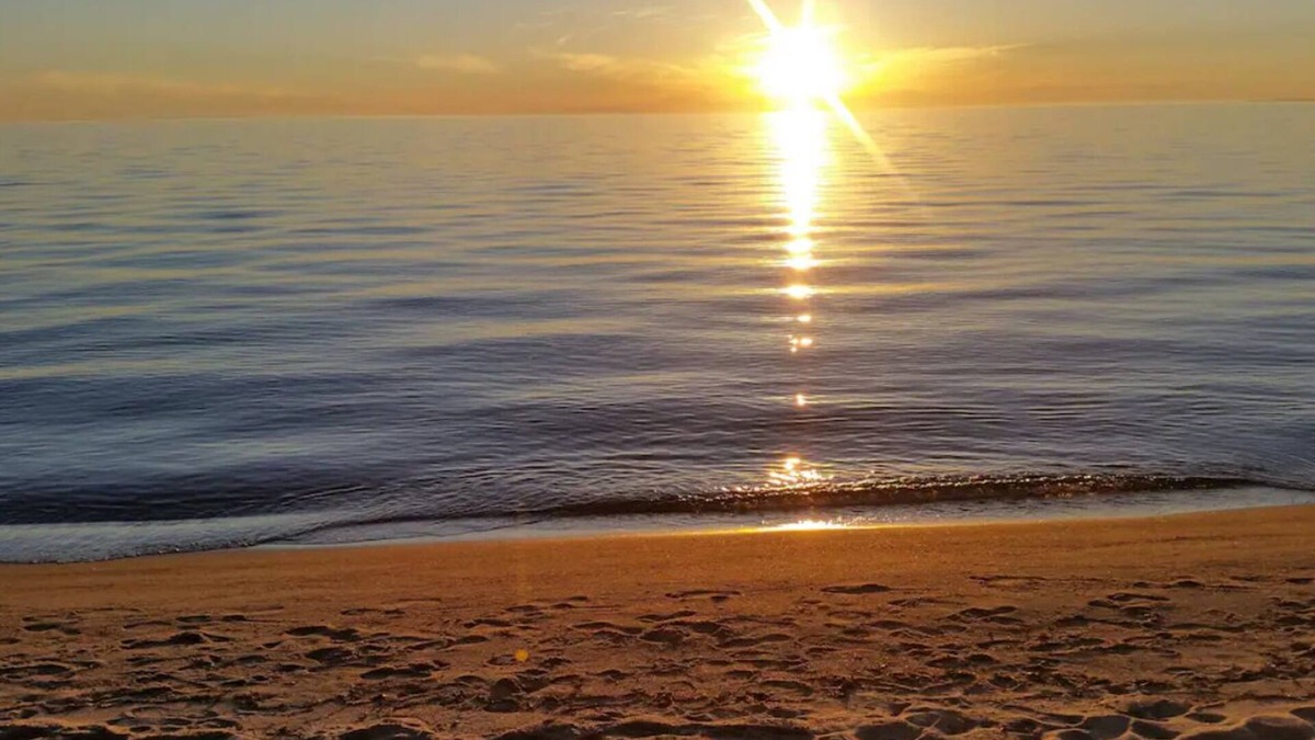 Wymbolwood Beach Cottage | Perfect beach vacation getaway, 5 Bedroom