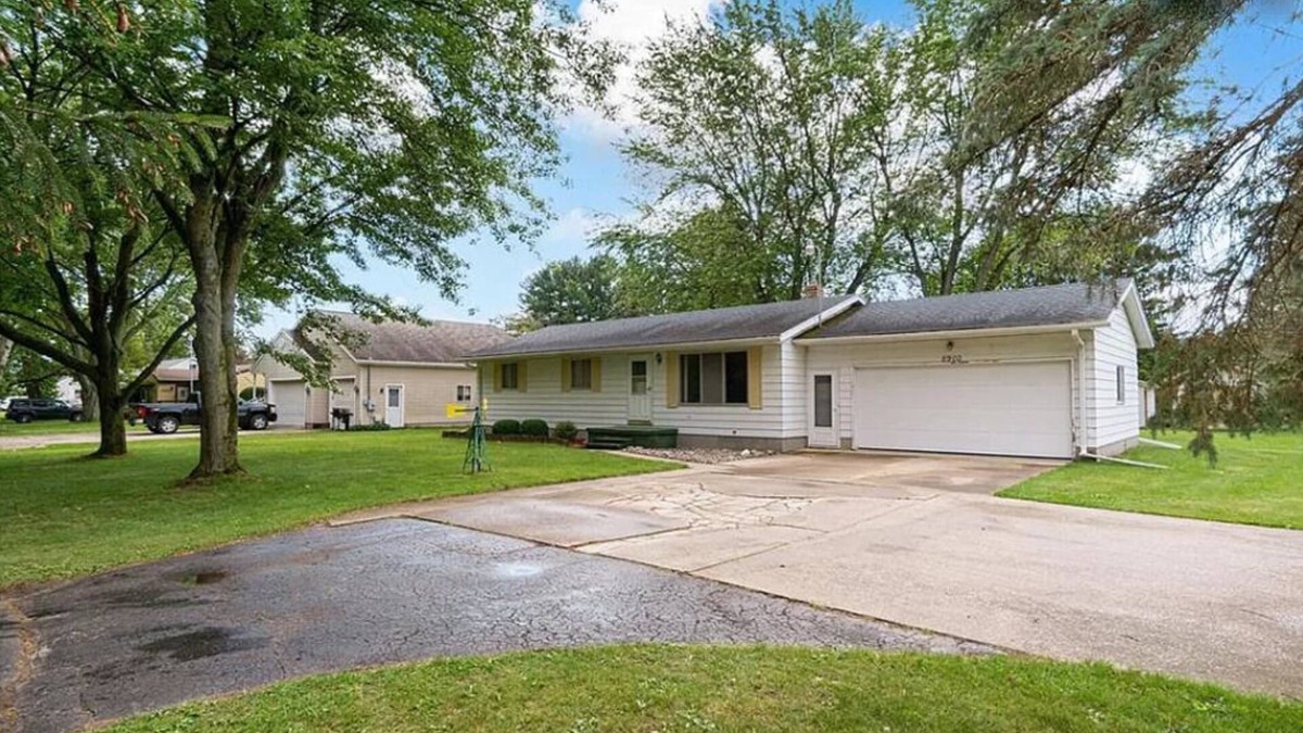 Birch Run Township House | Perfect Country Getaway for Visiting Frankenmuth