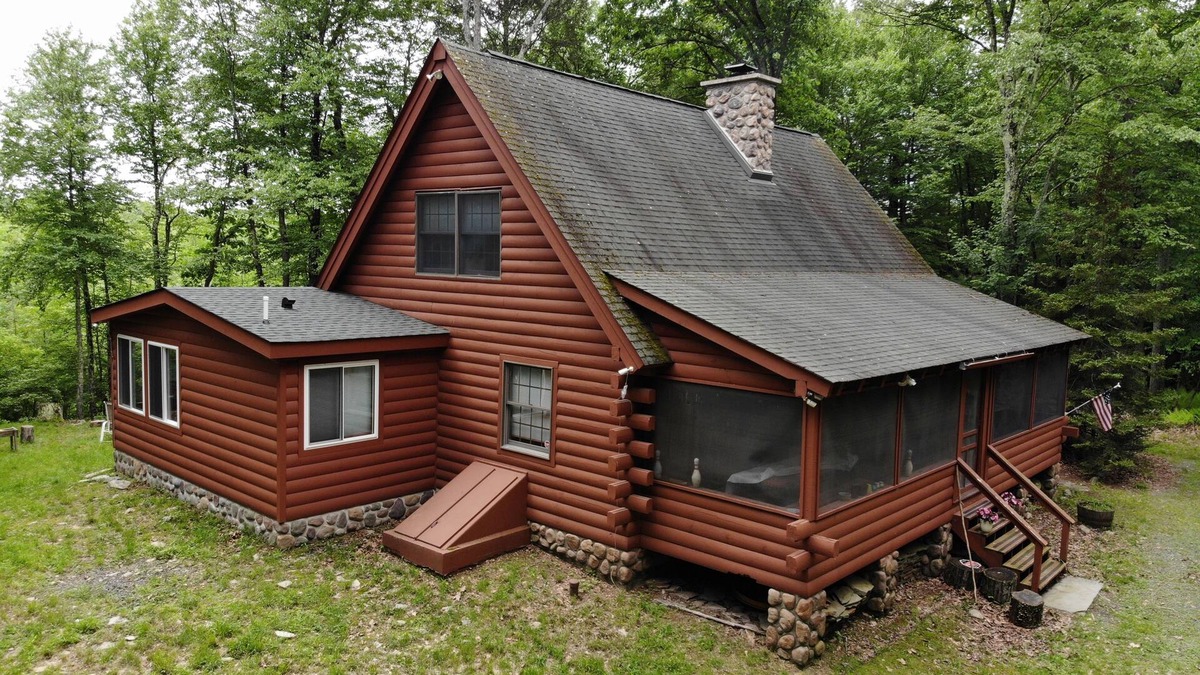East Stroudsburg Cabin | Perfect cozy cabin w/tree house on 3 acres of woods near skiing, hiking & DWG