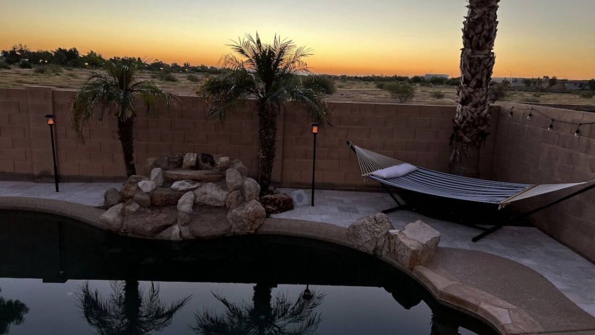 Surprise Farms House | Perfect Desert oasis