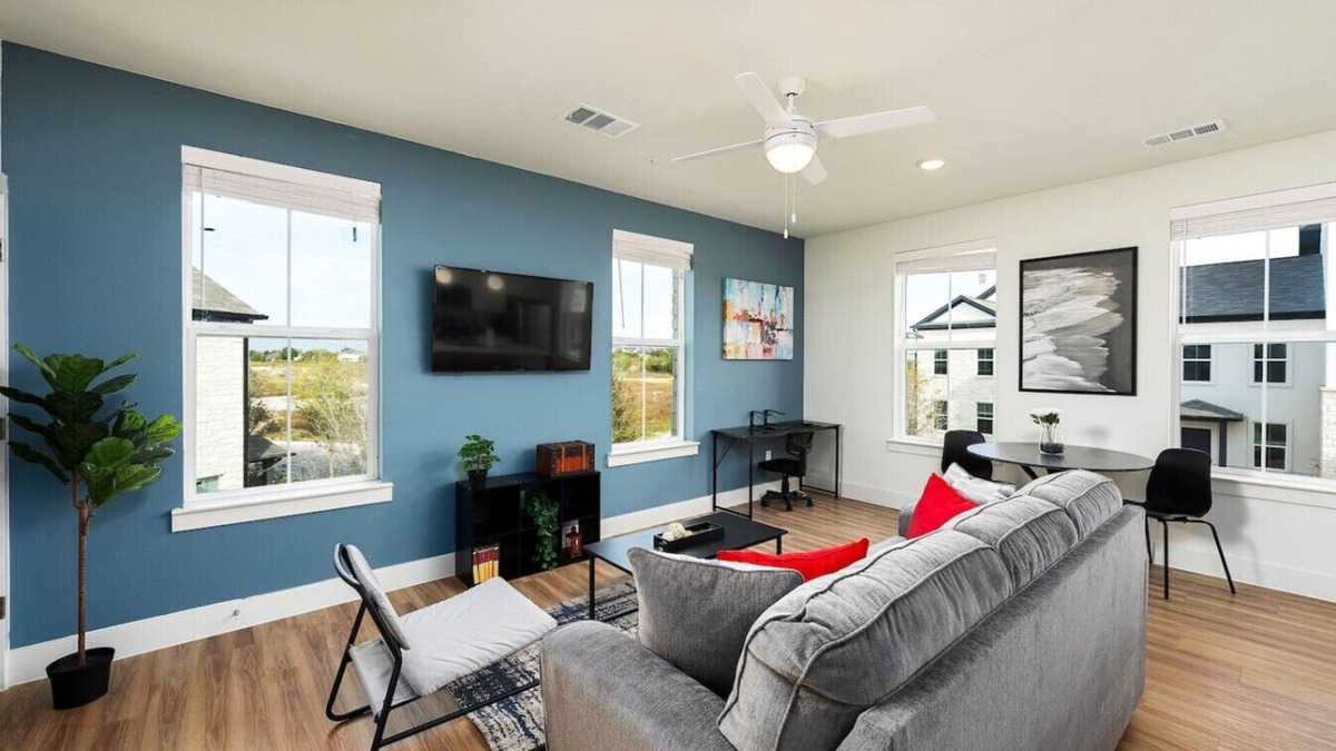 Pflugerville Apartment | Perfect Environment w toptier furnishing/amenities