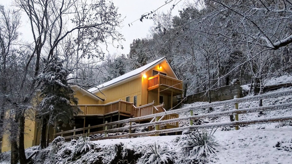 Corryton House | Perfect Family Reunion Vacation Rental - 3 Remodeled Houses near Dollywood