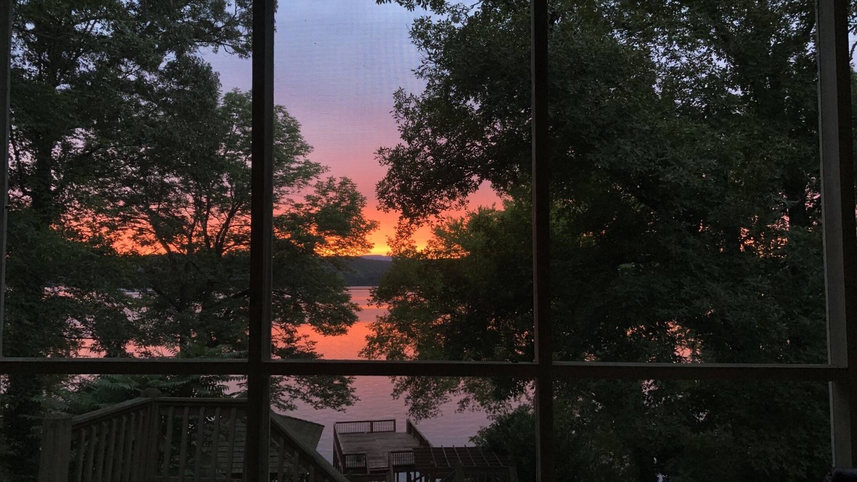 Birchwood House | Perfect Fishermen’s Retreat on the Tennessee River or a Relaxing Family Getaway.