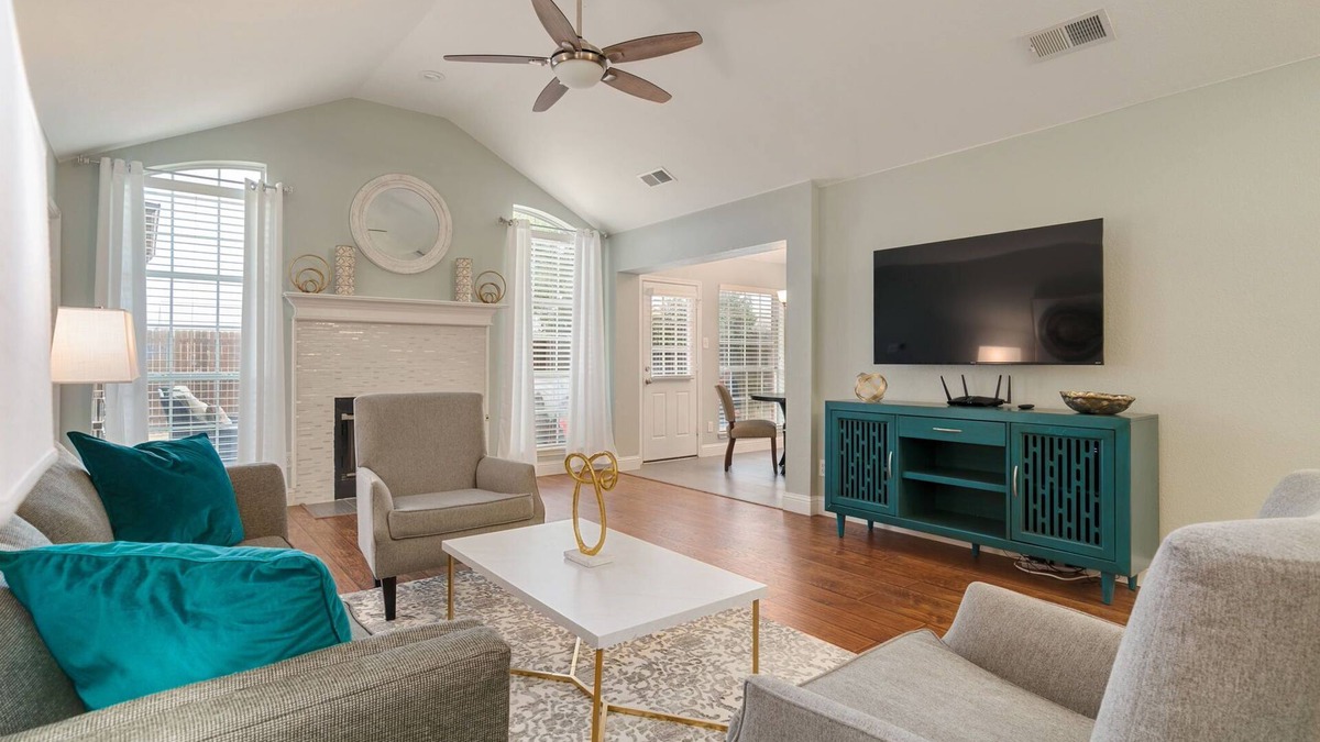 Lewisville House | Perfect Flower Mound location- UPDATED 3 BR- Free EV Charging!