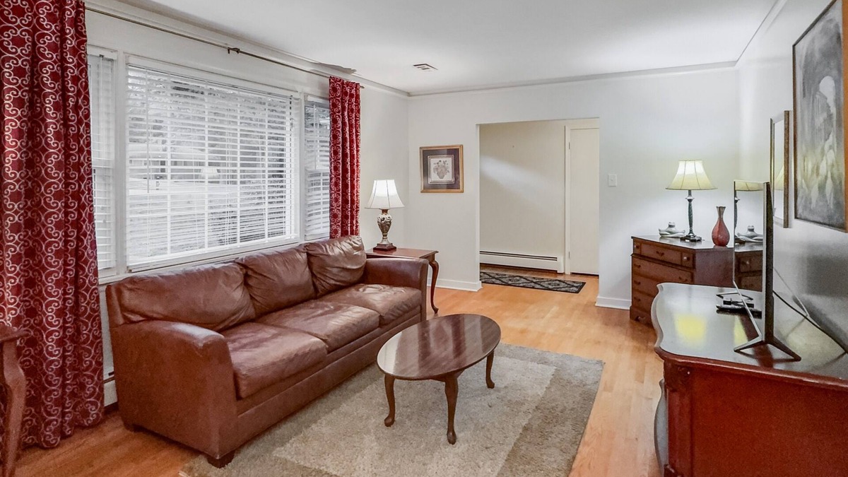 North Chesterfield House | Perfect for Extended Stays! 1 Level, Ironbridge Rd Area, Pet Friendly