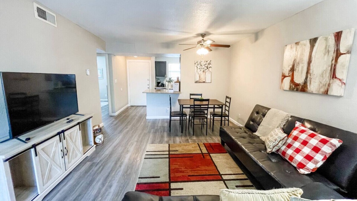 Northwest Corpus Christi Apartment | Perfect for Group! 2BR, 2BA with Pool!