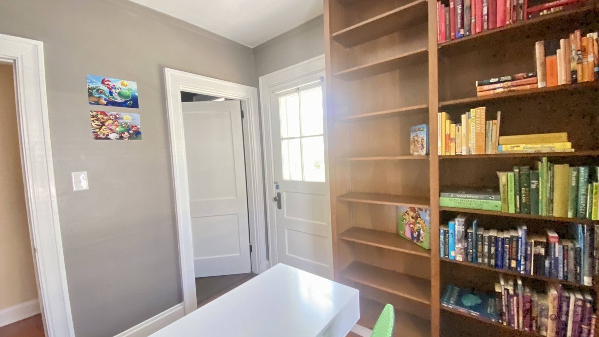 Mount Vernon House | Perfect for large families and groups, located walking distance to Downtown