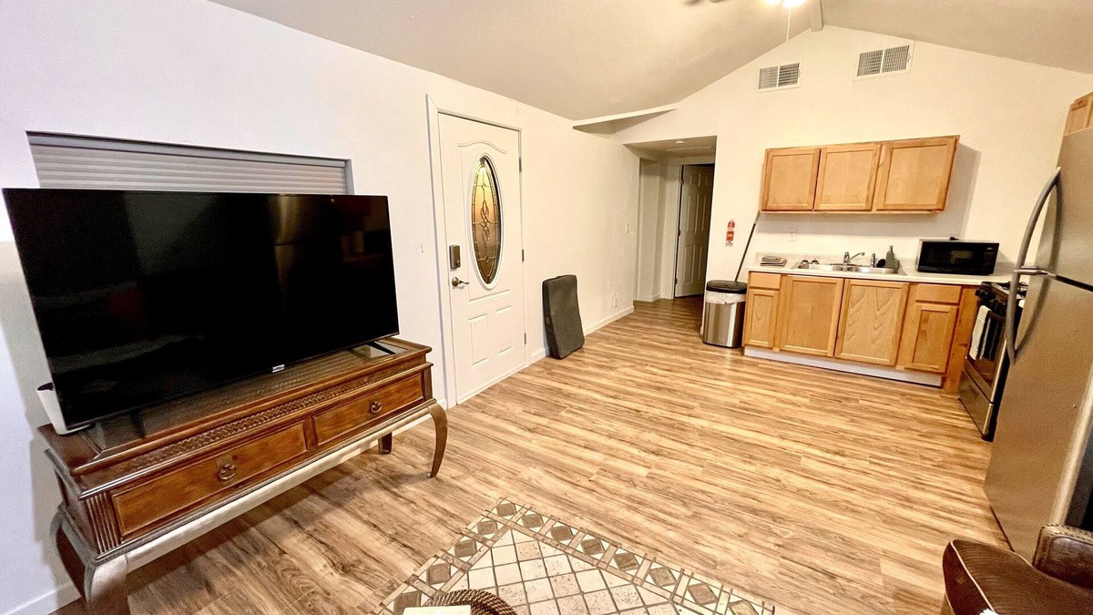 Black Canyon City Condo | Perfect, fully furnished 1-bed condo