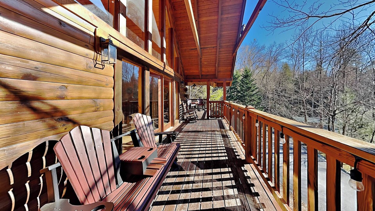 Black Bear Falls Cabin | Perfect Gatlinburg cabin w. 2 king beds, spacious game room + hot tub!